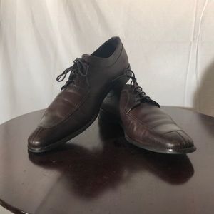 Men’s To Boot New York brown leather dress shoes.